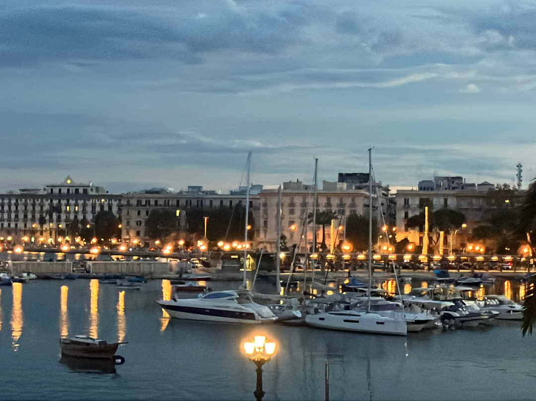 Piazza del Ferrarese-巴里必去景点