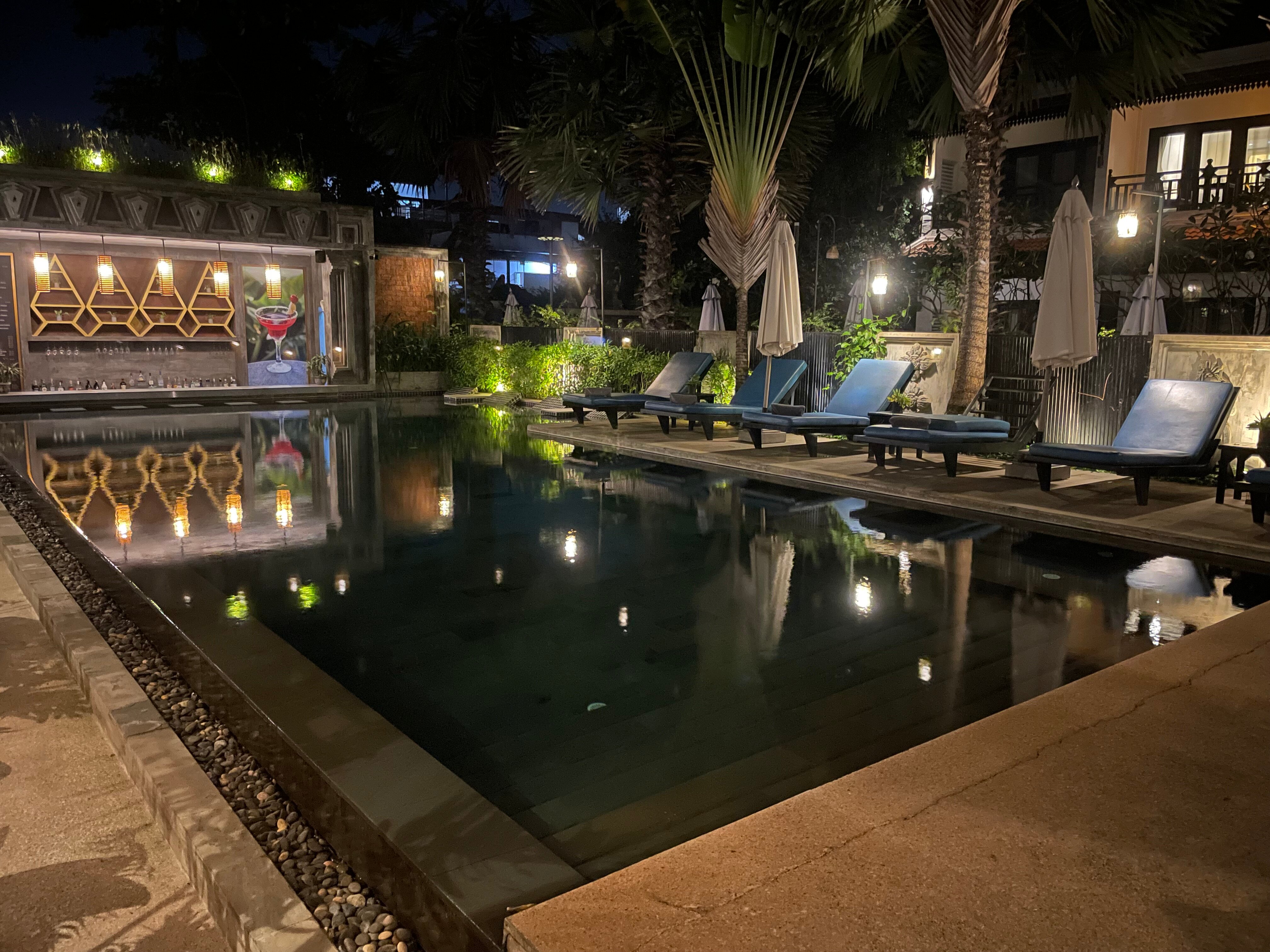 中央套房公寓-泳池