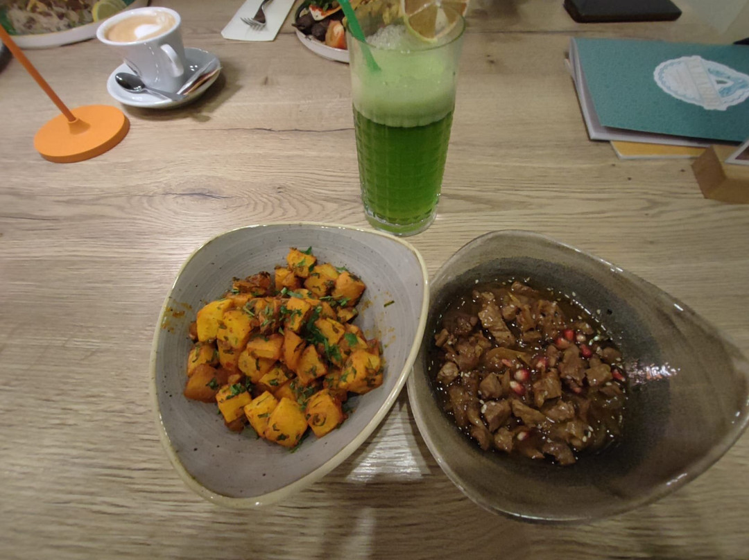 拉迪亚餐馆和美食-Graf Lebanese & International Cuisine