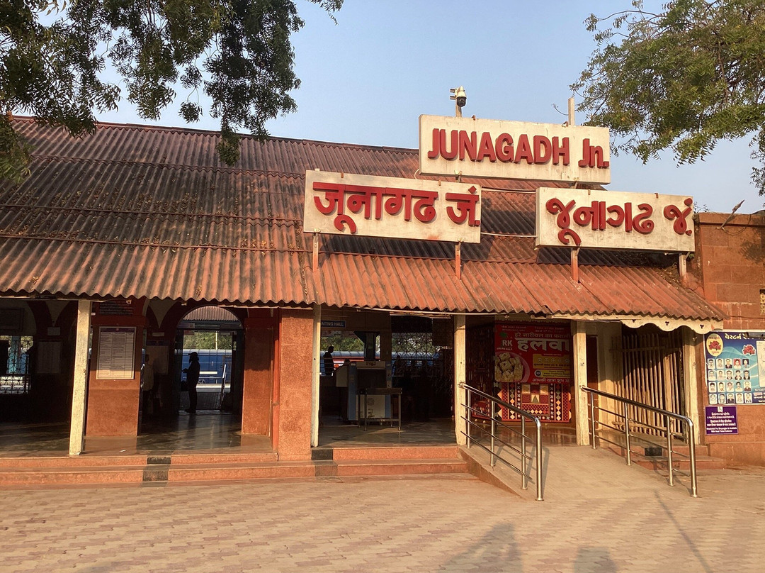 Click Hotel Junagadh主图