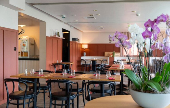 圣乔治斯因特尔餐厅酒店主图