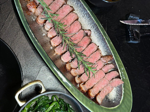 Painted Black The Italian Gastro Club-地拉那必去景点