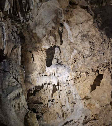 Hoa Cuong Cave-Gia Luan必去景点
