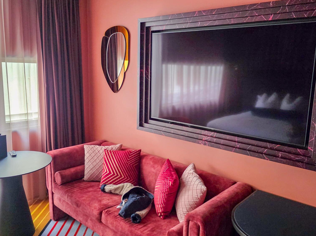 惠灵顿诺伊酒店主图