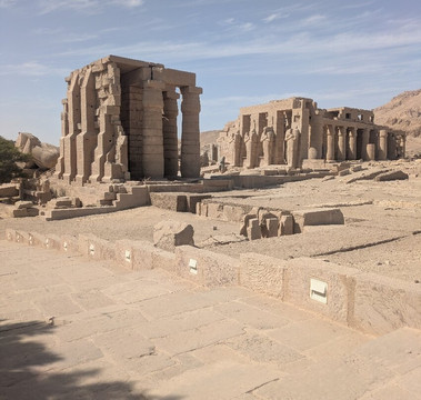 Ramesseum (Mortuary Temple of Ramses II)-卢克索必去景点