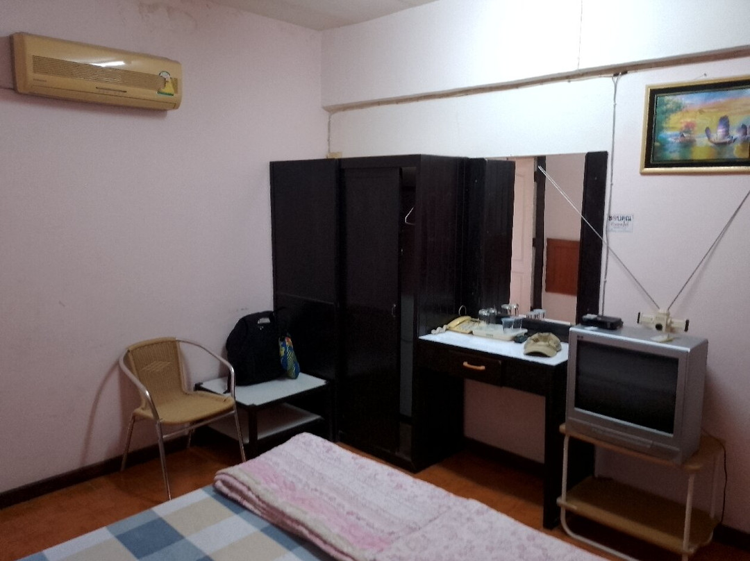 塔恩通酒店主图