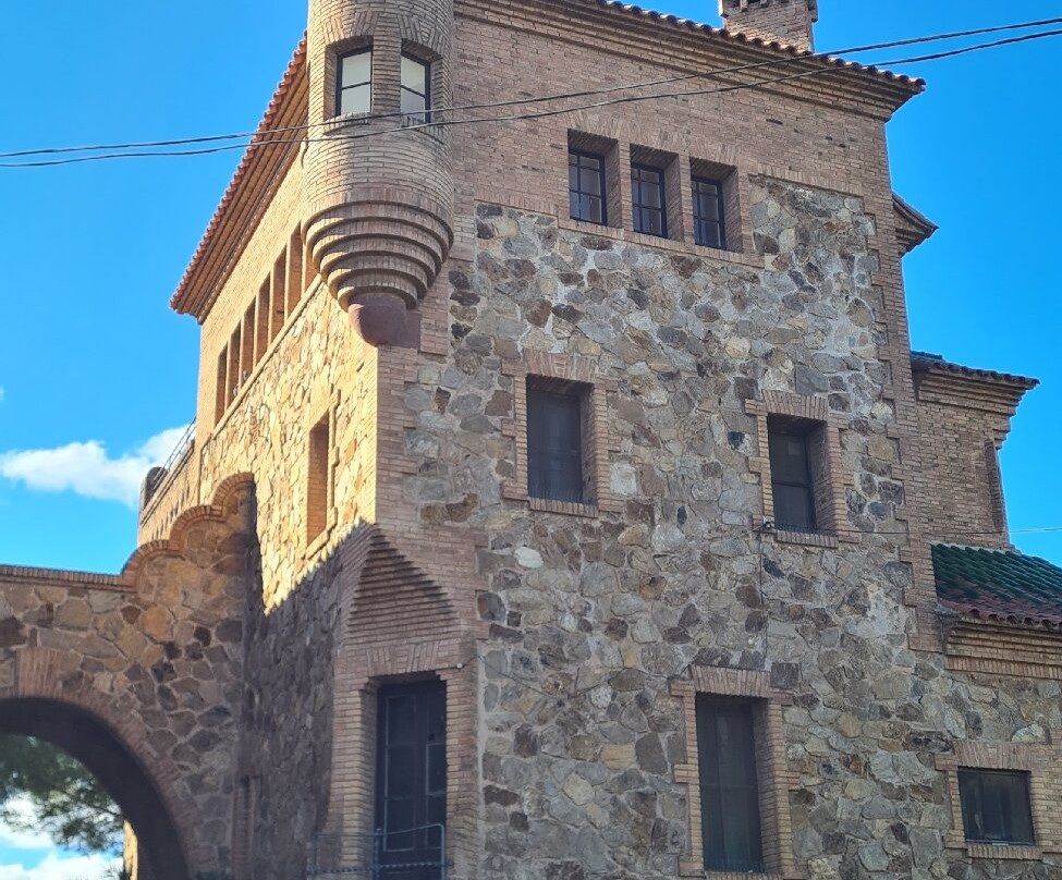 Colonia Güell-圣科洛马德塞尔韦略必去景点