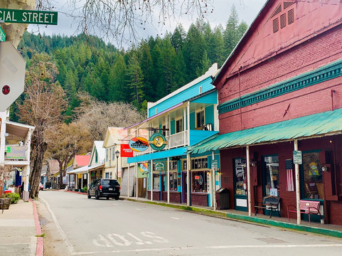 Riverside Mountain Lodge主图