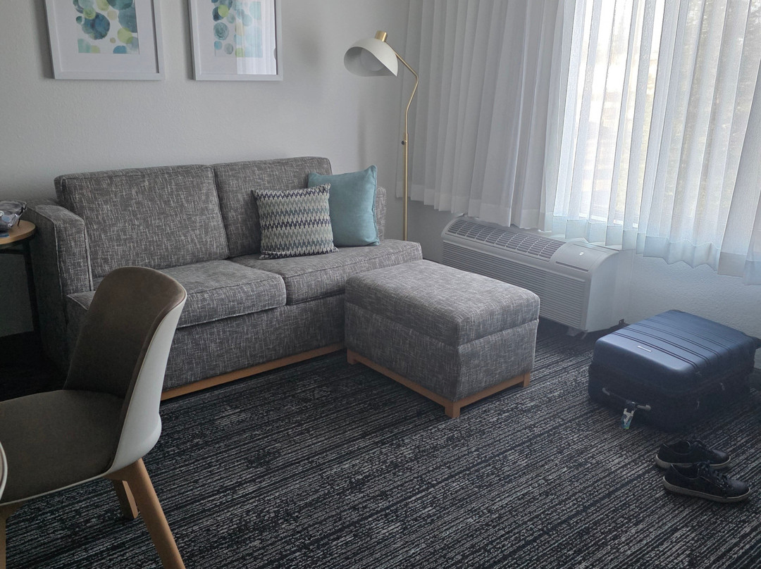 雷丁万豪TownePlace Suites 酒店主图