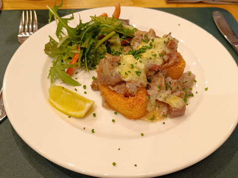 厄热塔尔瓦尔德酒店主图