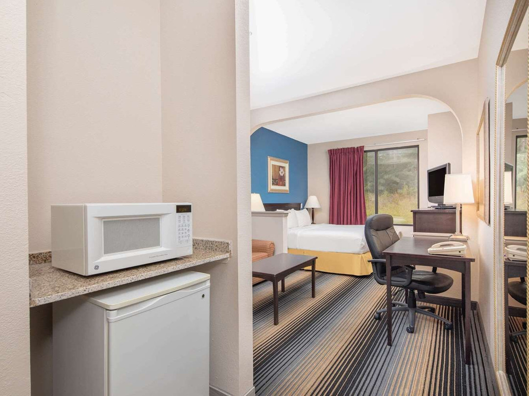 劳雷尔温德姆呗盟酒店