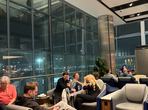 Plaza Premium Lounge Heathrow T5 Departures-伦敦必去景点