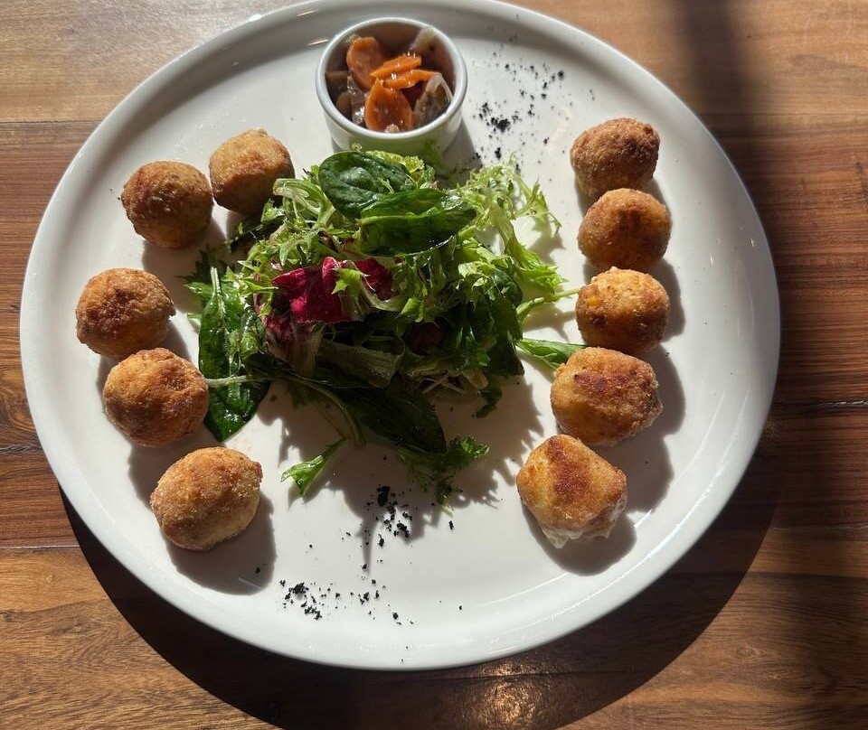 Bodega Piccolo Banfi - Pizza Paradiso-阿格雷洛必去景点