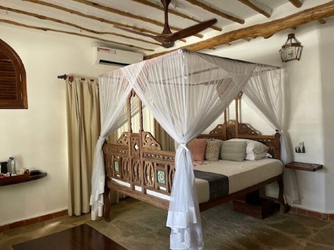 爱水人海滩度假村-浴室