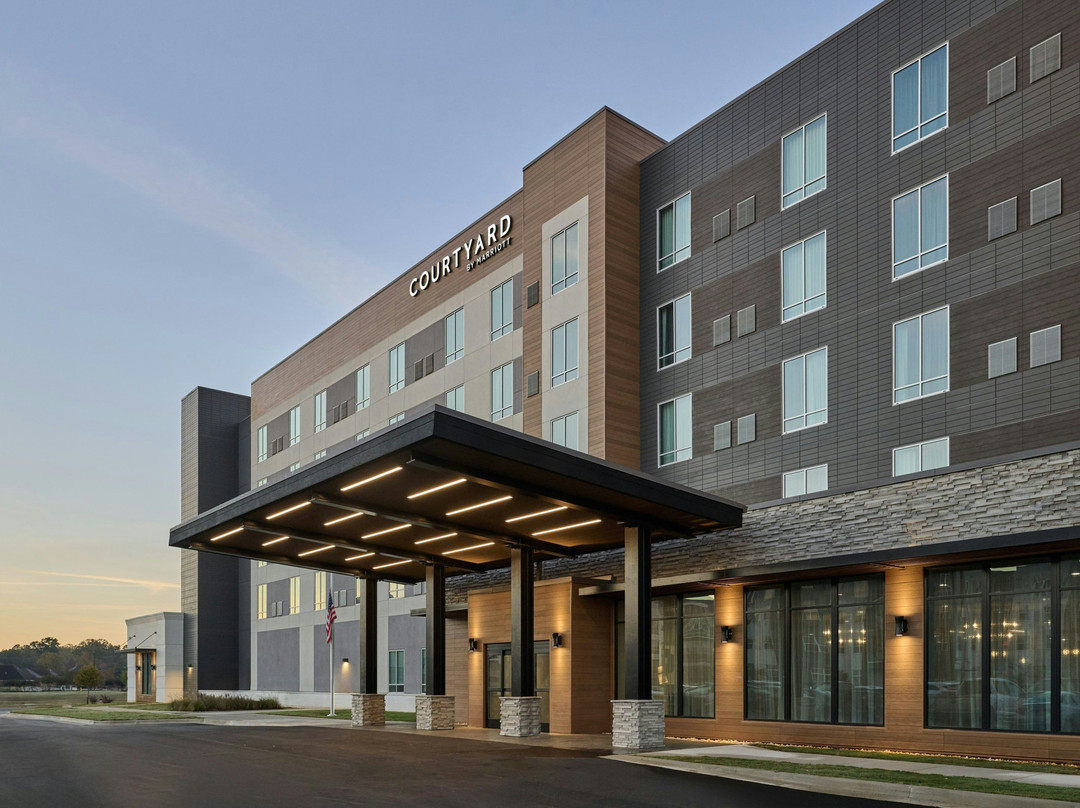 Courtyard by Marriott Madison