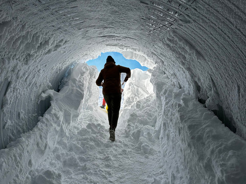 走入冰川之旅-雷克雅未克必去景点