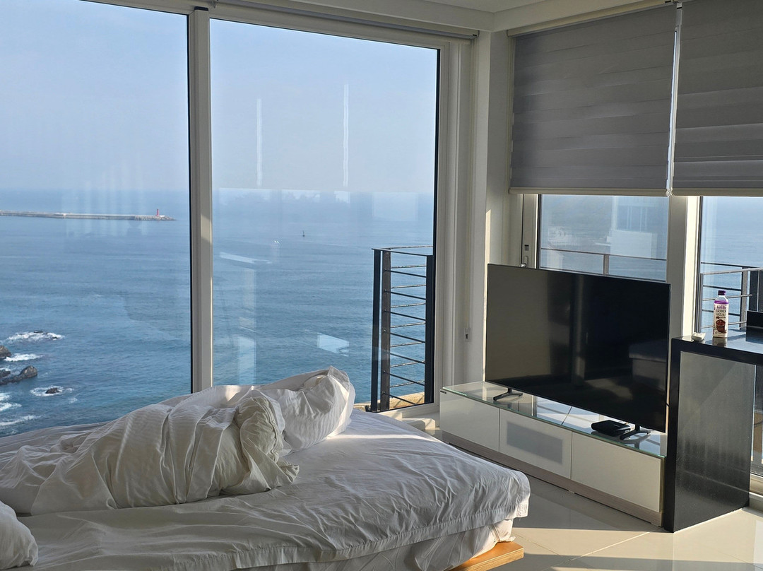 Samcheok Beach Hill Pool Villa