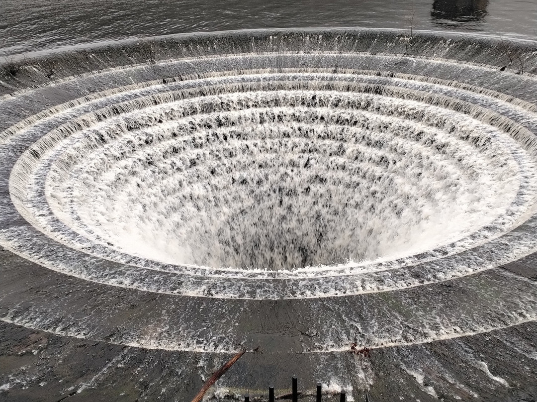 Ladybower Reservoir Plugholes-Bamford必去景点