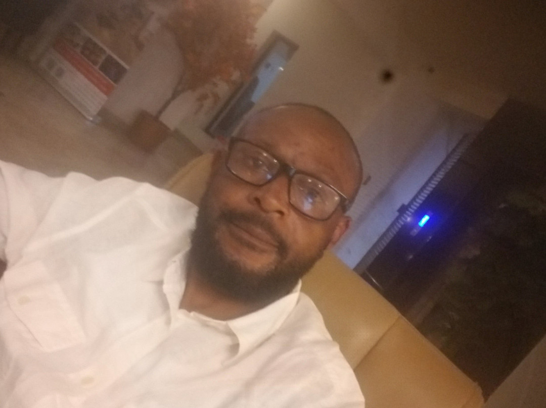 卢本巴希酒店主图