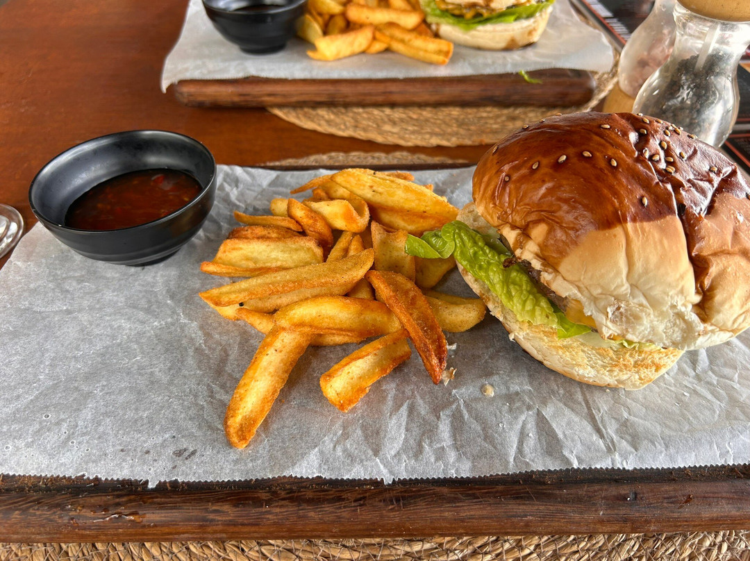 Tiger Beach Bar, Restaurant & Lounge