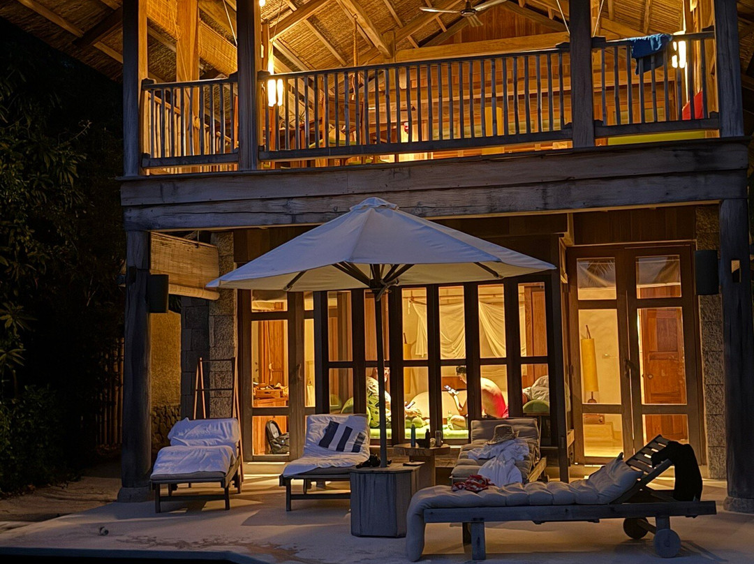 宁凡湾六善酒店主图