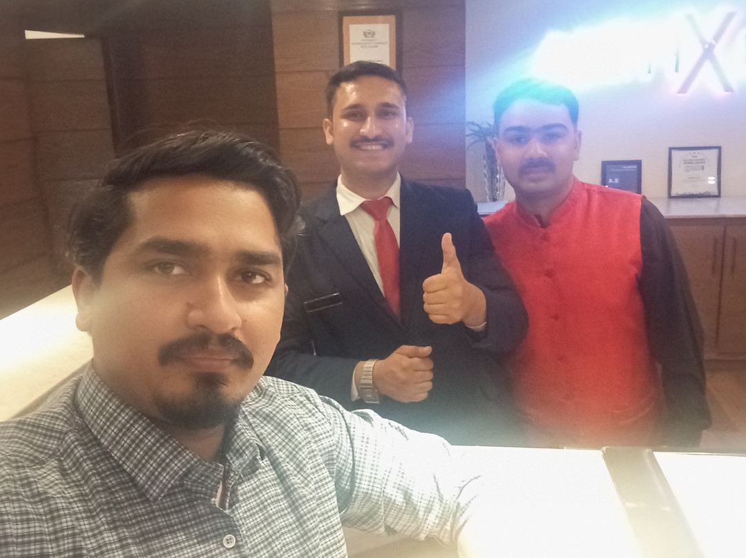 阿瓦里快线古尔伯格酒店主图