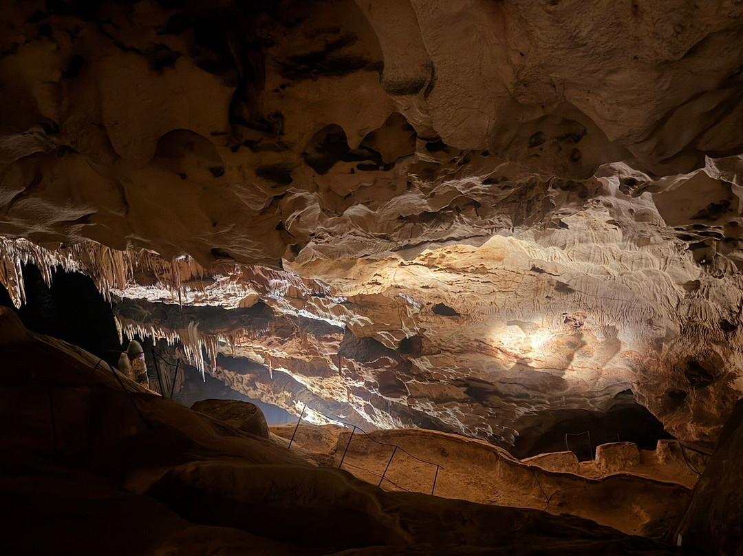 Grotte Saint-Marcel-Bidon必去景点