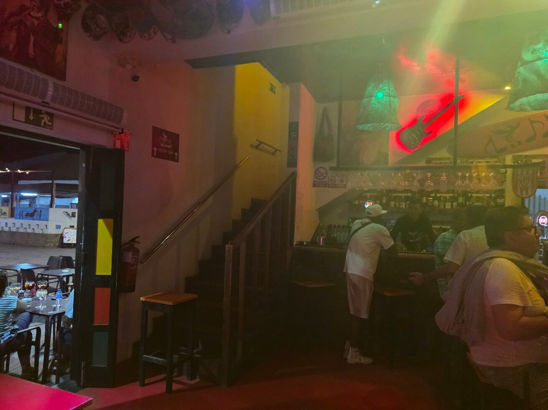 Buddy Bar-圣塔玛丽亚必去景点