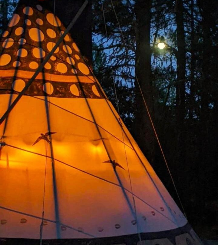 Sky Spirit -Luxury Glamping Tipi - Sleeps 2