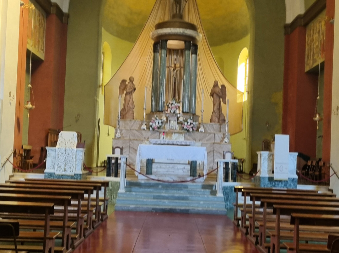 Chiesa di Sant'Ambrogio-Laveno-Mombello必去景点