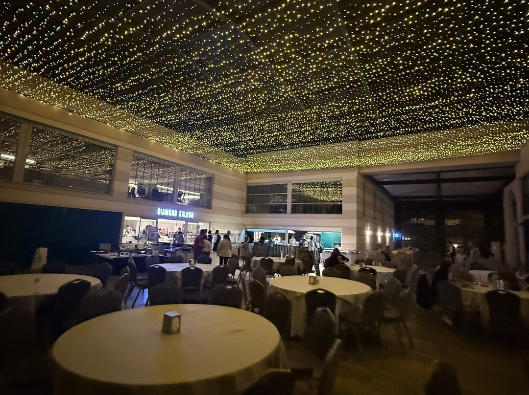 阿迪姆皮拉温泉 SPA 酒店主图