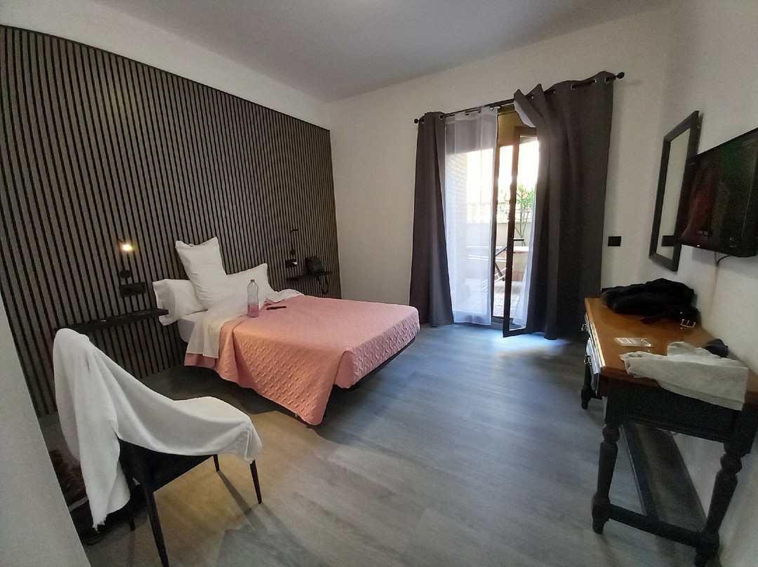 Hotel Reina Isabel主图