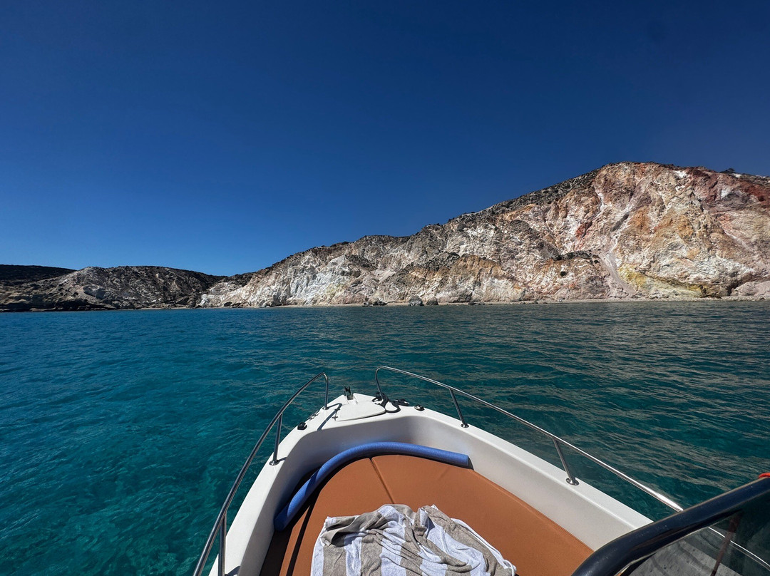 Rent Boat Milos-Adamas必去景点
