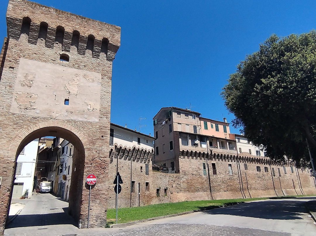 Torrione di Mezzogiorno-杰西必去景点