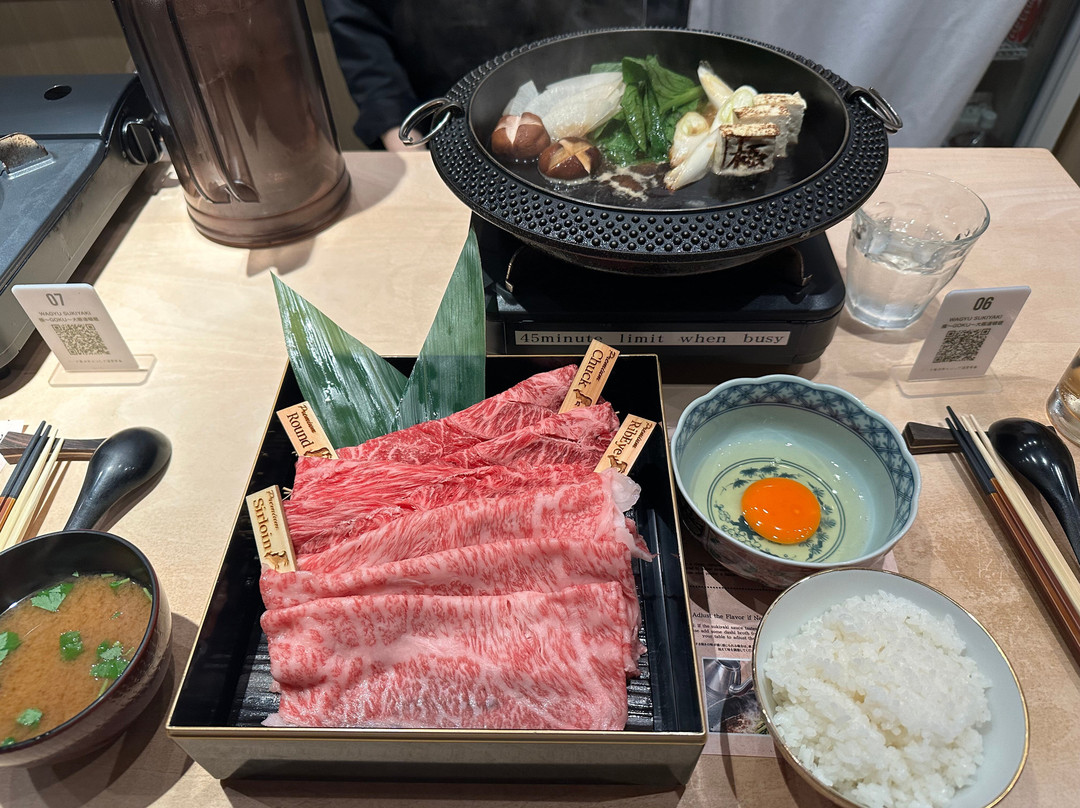 WAGYU SUKIYAKI 極 心斎橋道頓堀