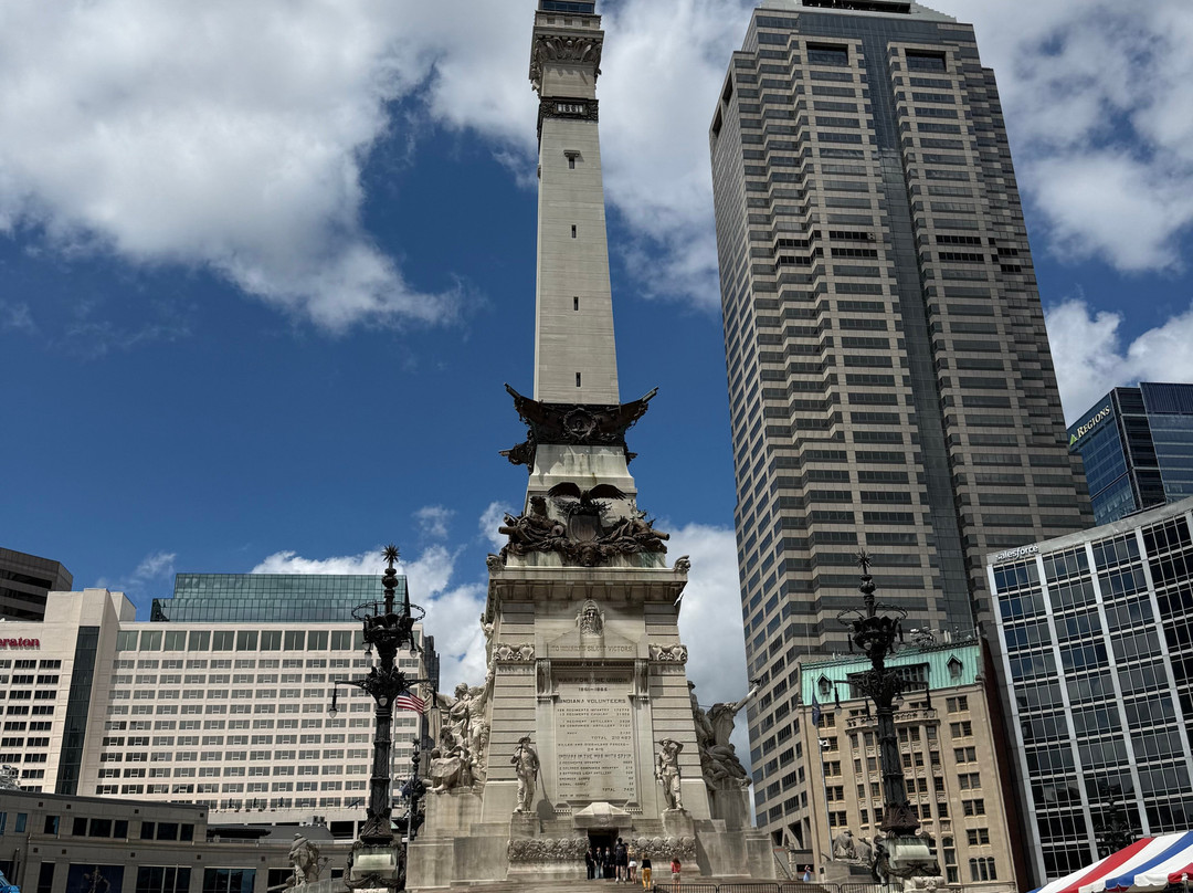 Monument Circle-印第安纳波利斯必去景点