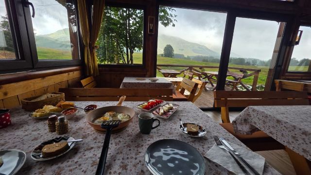 Etno Selo Smrcevo Brdo-旅行者