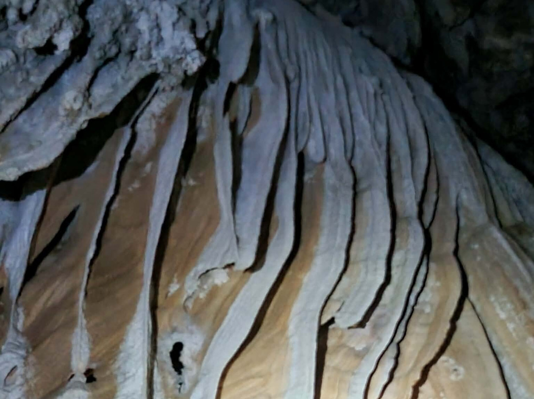 Coral Cave-拷索国家公园必去景点