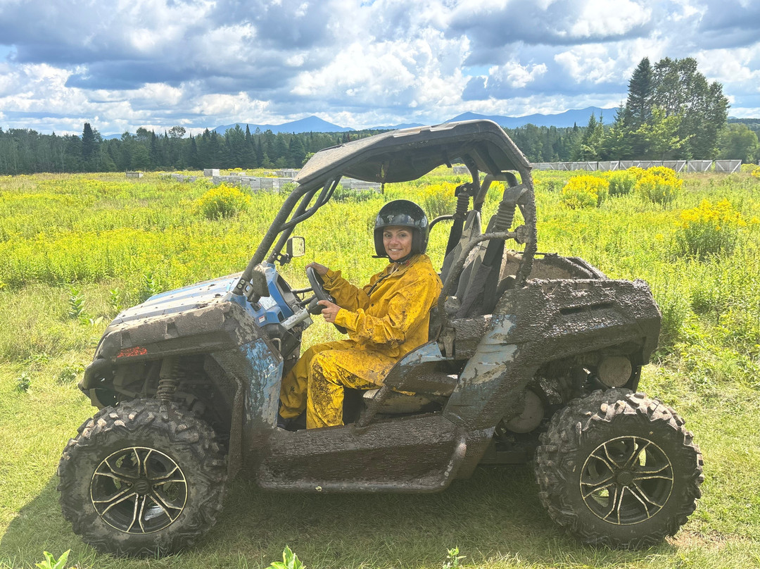 Farmhouse Snowmobiling and UTVs-普莱西德湖必去景点