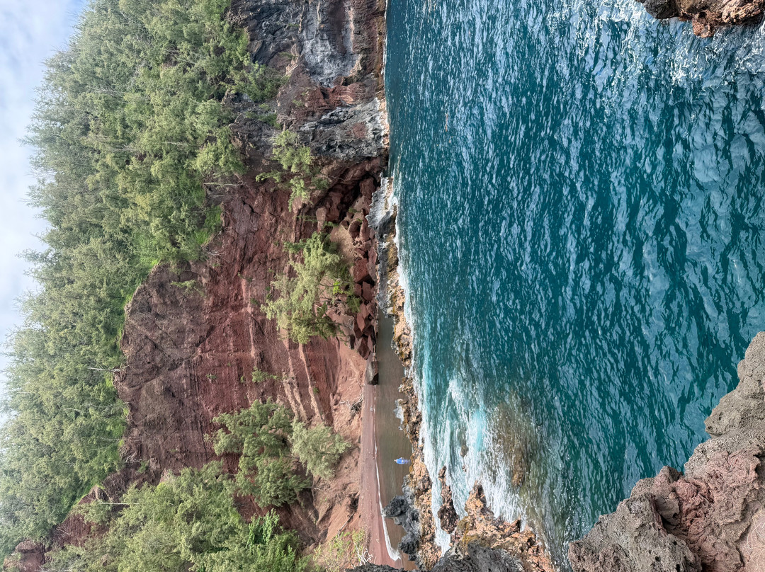 红沙滩-哈纳必去景点