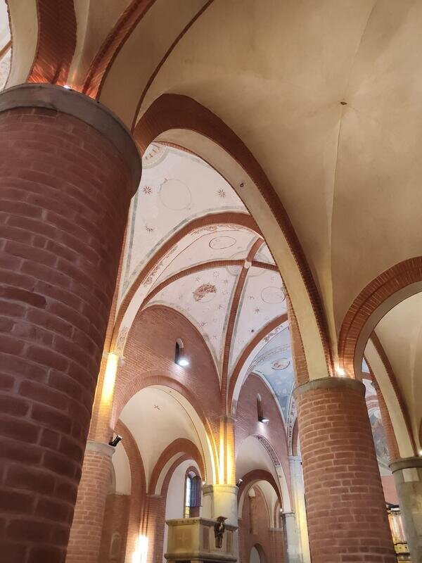 Abbazia di Santa Maria Rossa-米兰必去景点