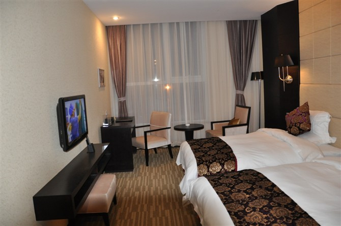 尚诚名流假日酒店主图