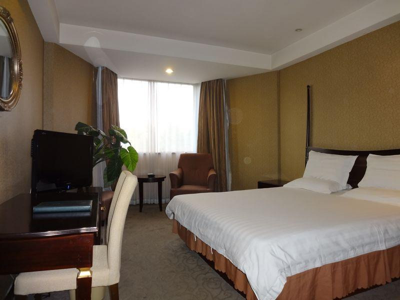 格林豪泰上海延安中路快捷酒店主图