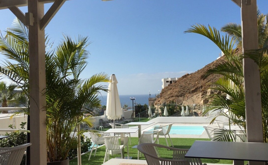 Cercados de Espinos酒店住宿-CAROLINA APARTHOTEL