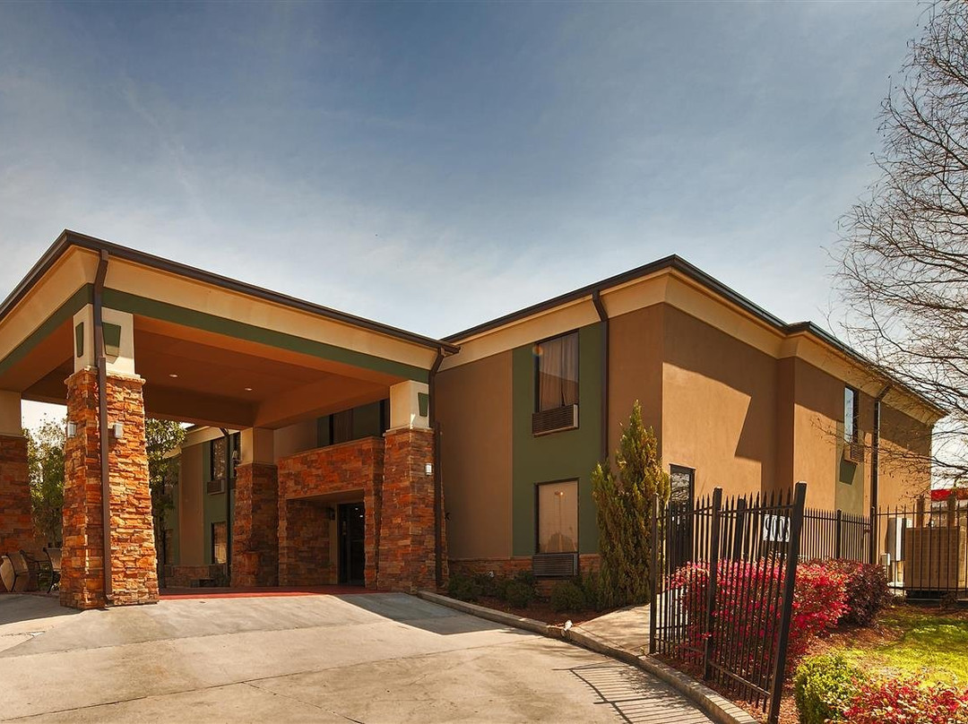 贝斯特韦斯特牛轭湖旅馆主图