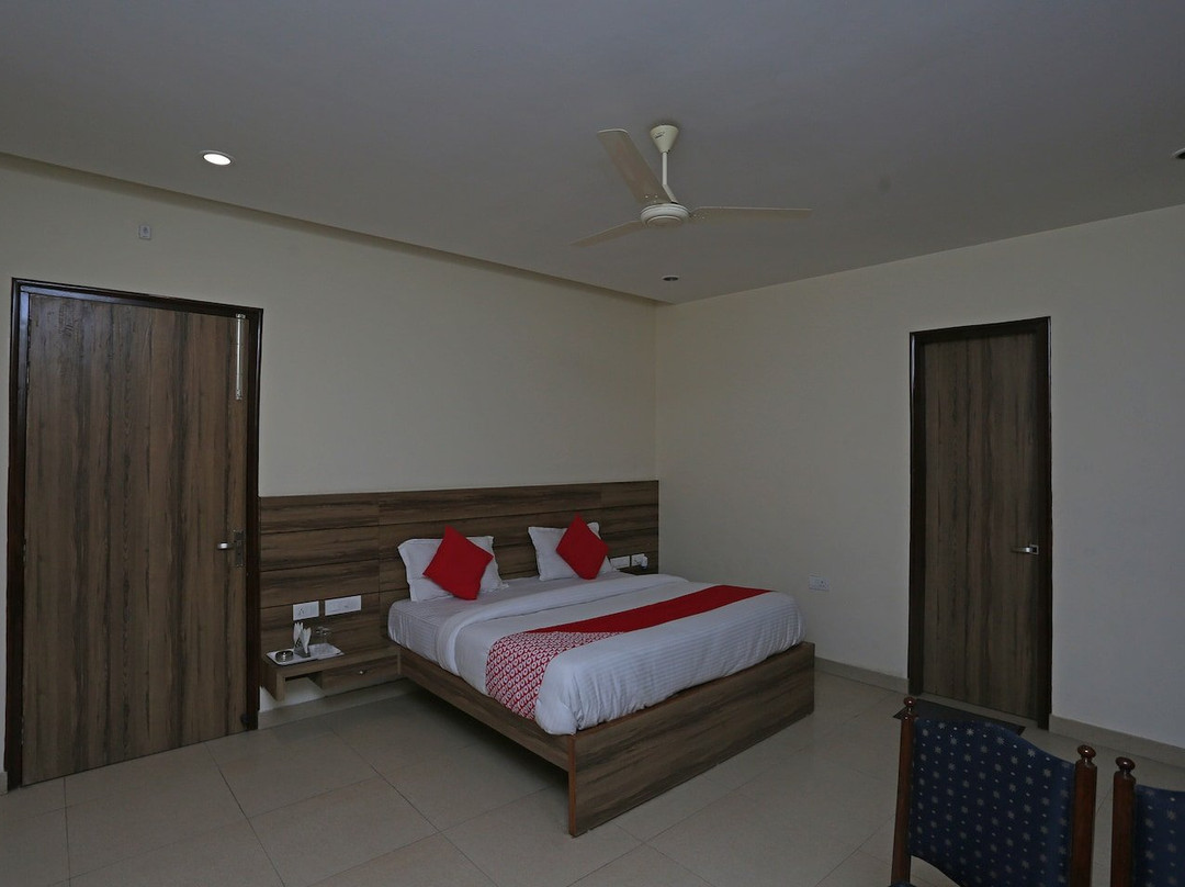 OYO 17314 Hotel Shree Raj