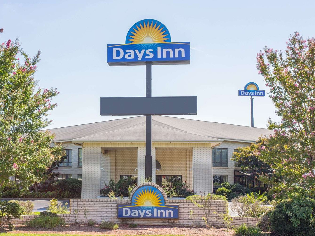 Days Inn by Wyndham Spartanburg Waccamaw