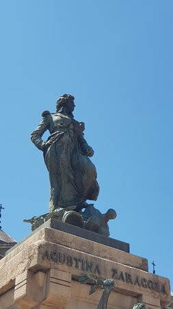 Monumento a Agustina de Aragon-萨拉戈萨省必去景点