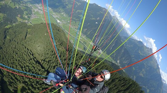 Stocky Air Paragliding景点图片