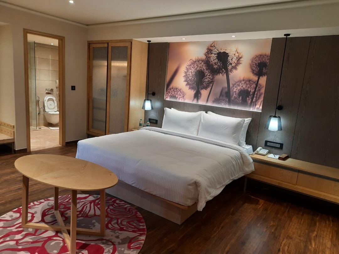 The Gaurs Sarovar Premiere主图